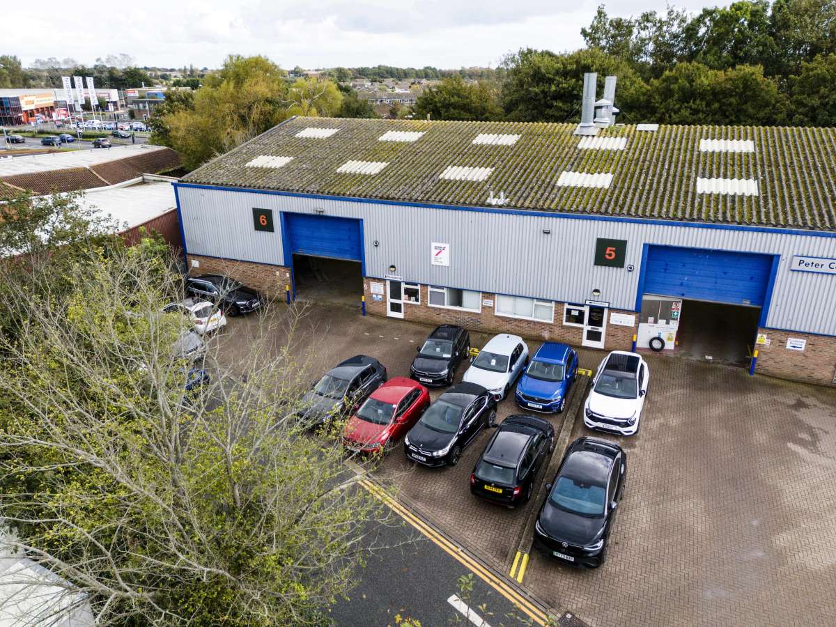 Industrial Unit in Sussex - photo 2