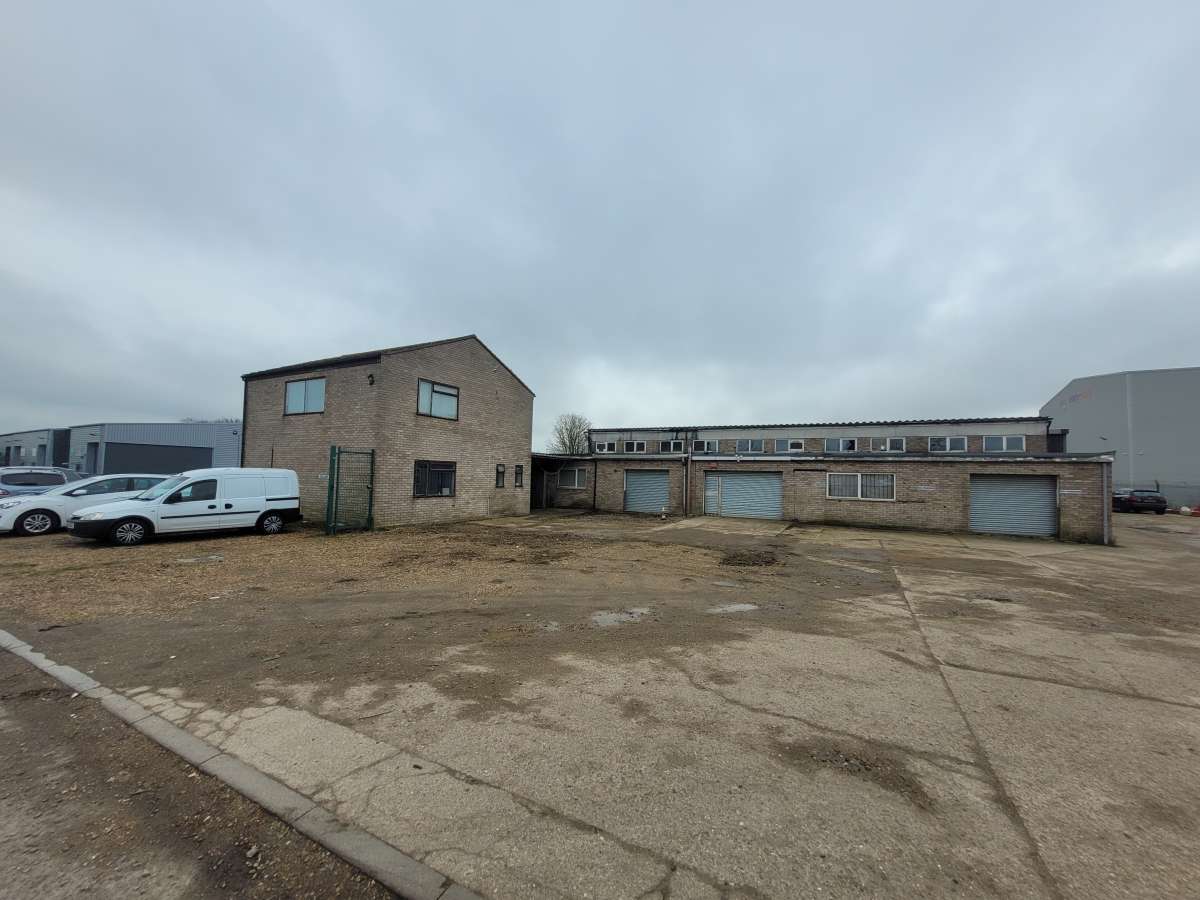 Industrial Unit in St. Ives - photo 3