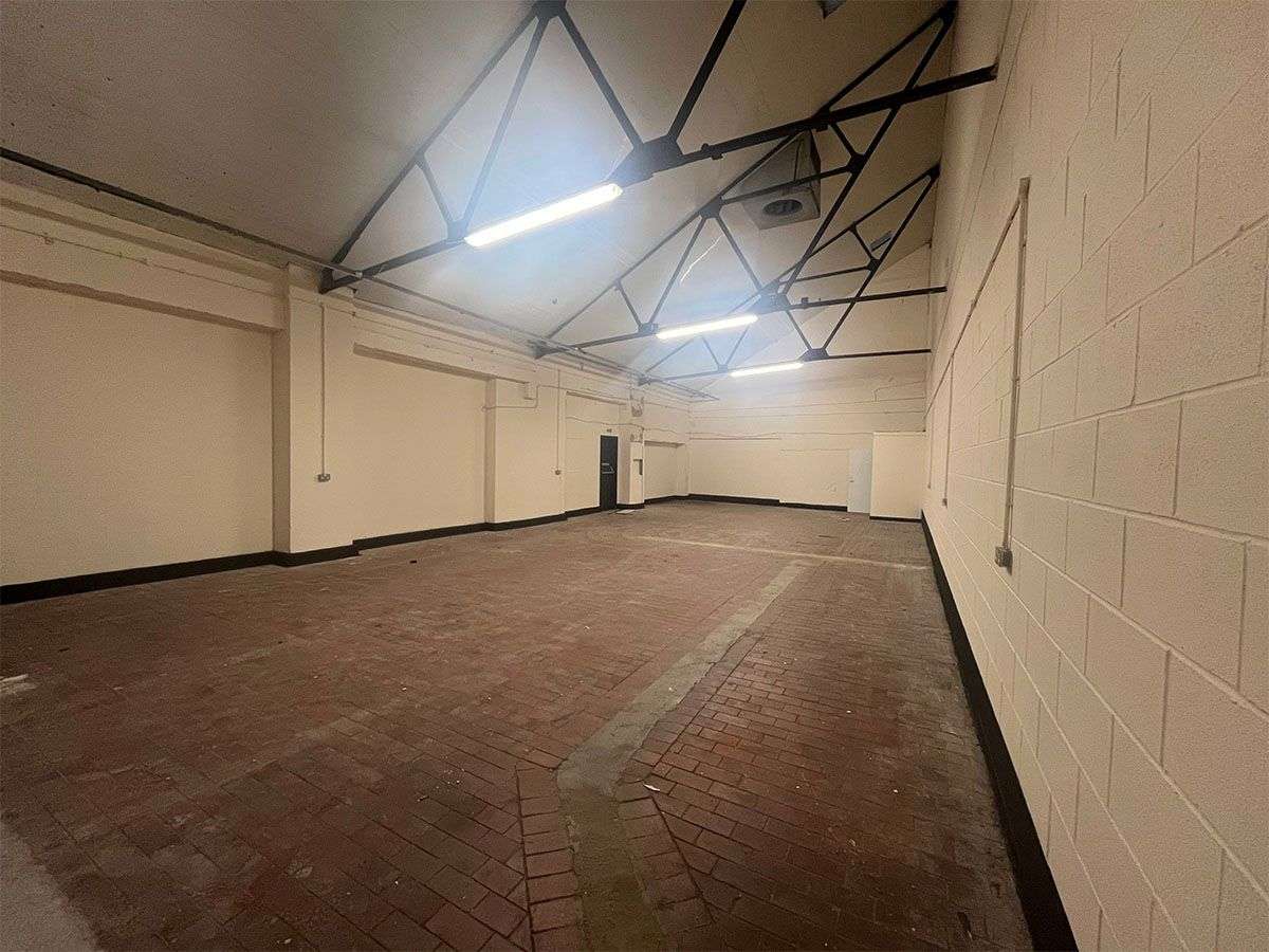 Industrial Unit in Liverpool - photo 3