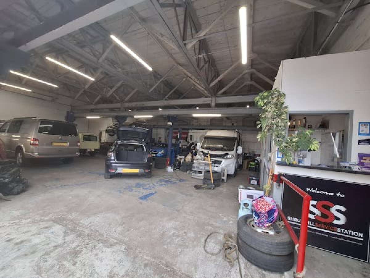 Industrial Unit in Worcester - photo 2