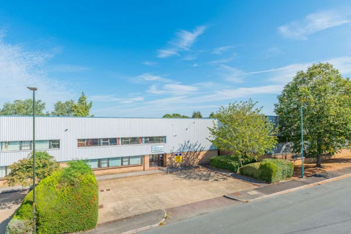 Industrial Unit in Tewkesbury - photo 2