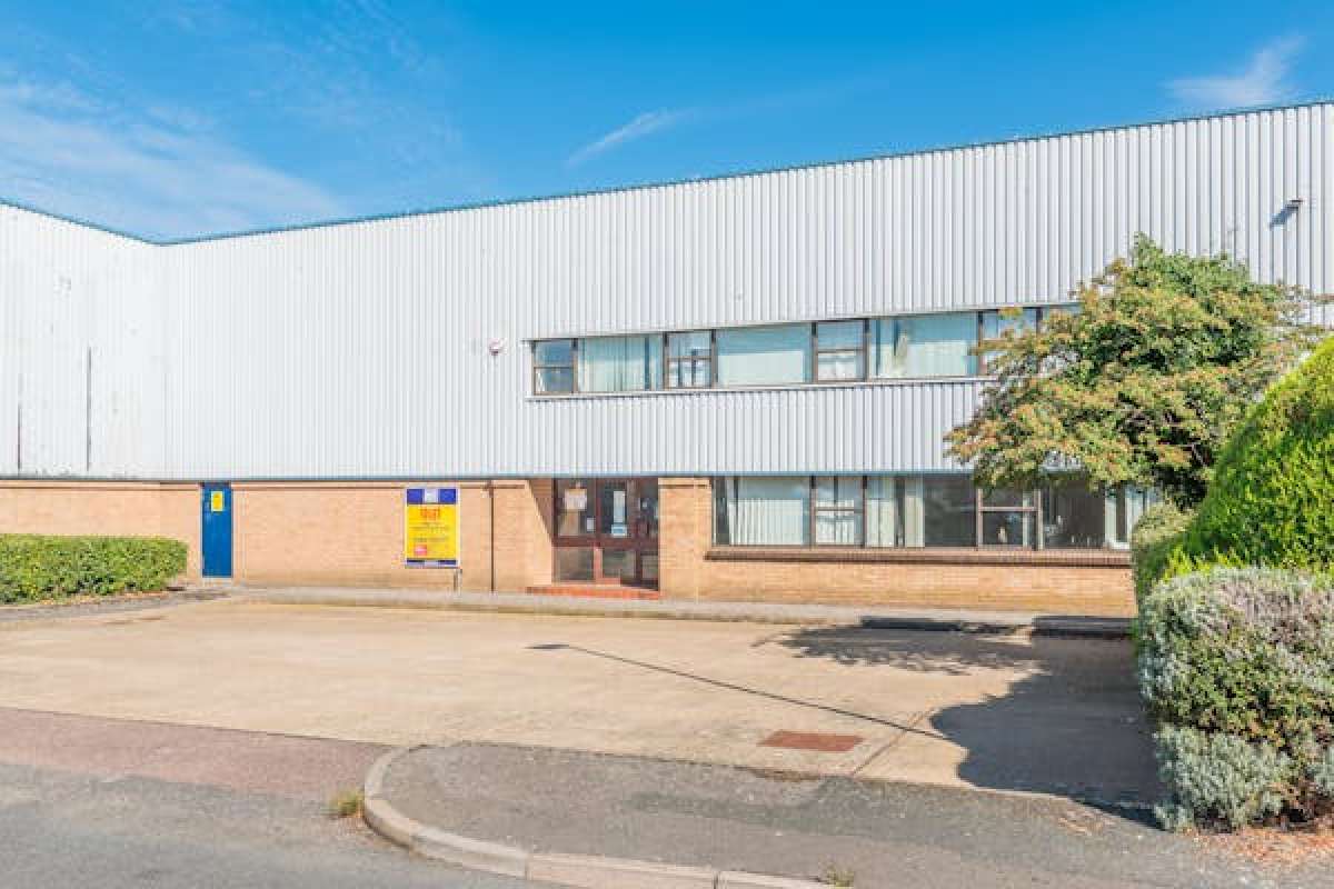 Industrial Unit in Tewkesbury - photo 2