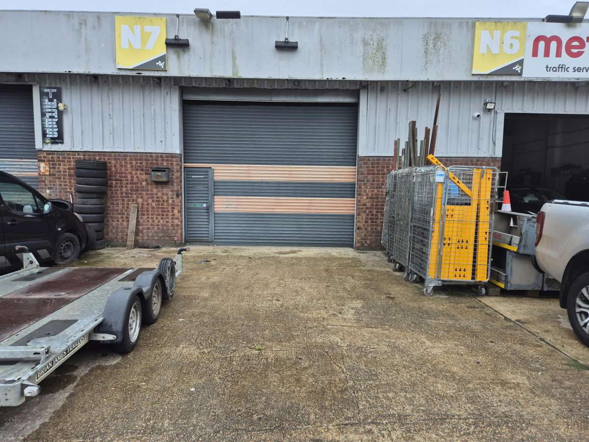 Industrial in Hythe