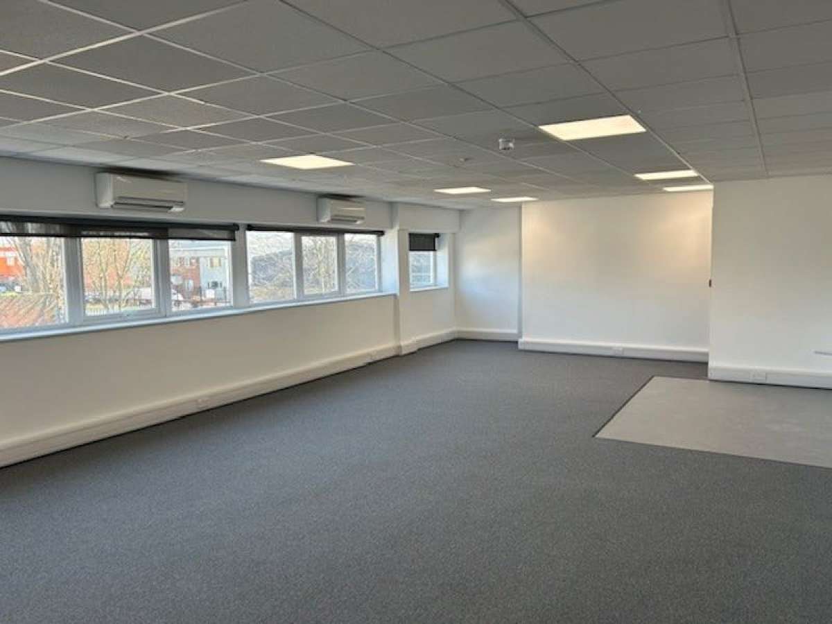 Industrial Unit in London - photo 3