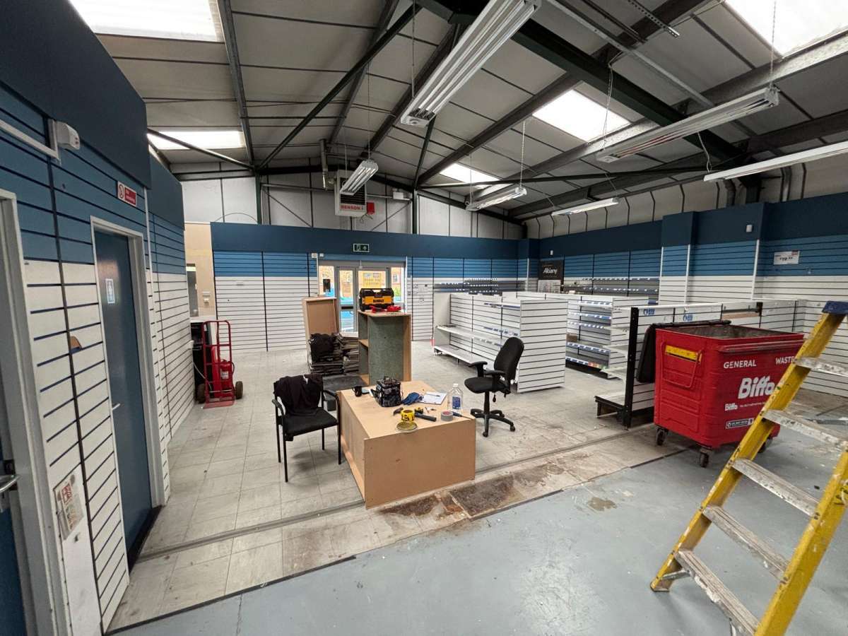 Industrial Unit in Sudbury - photo 2