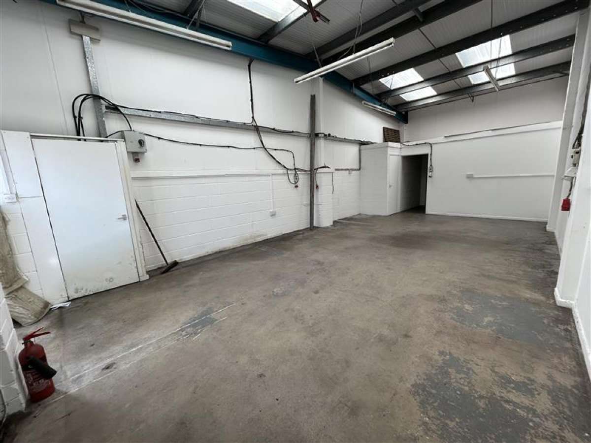 Industrial Unit in Saltash - photo 3