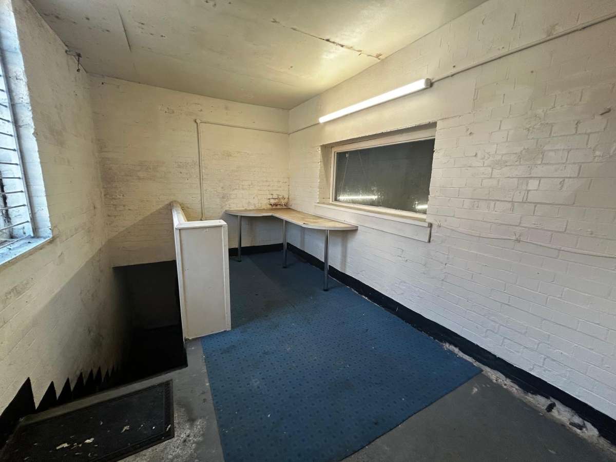 Industrial Unit in Nottingham - photo 3