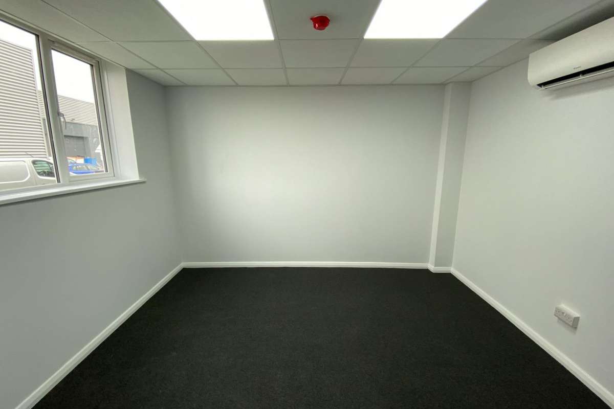 Industrial Unit in Sevenoaks - photo 3