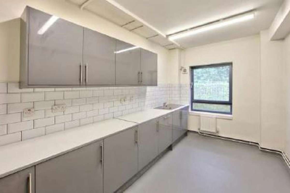 Industrial Unit in Erith - photo 4