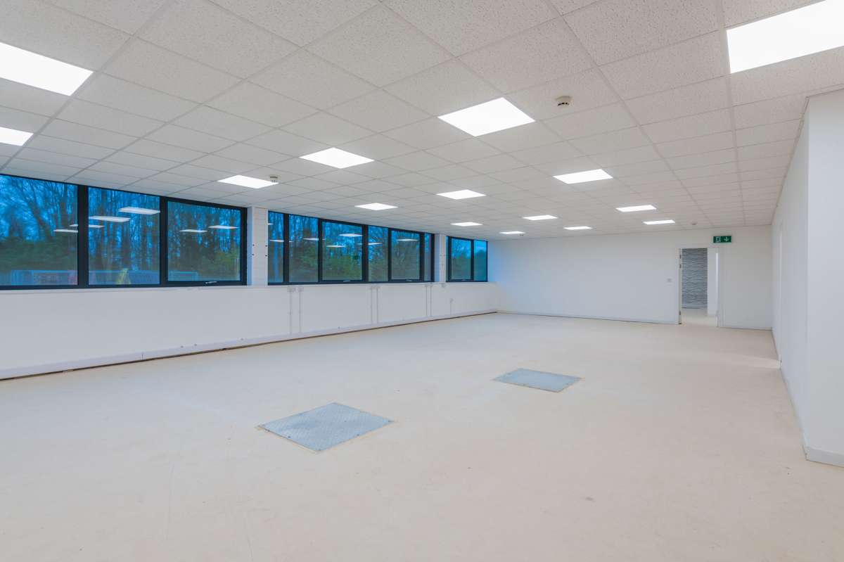 Industrial Unit in Plymouth - photo 2