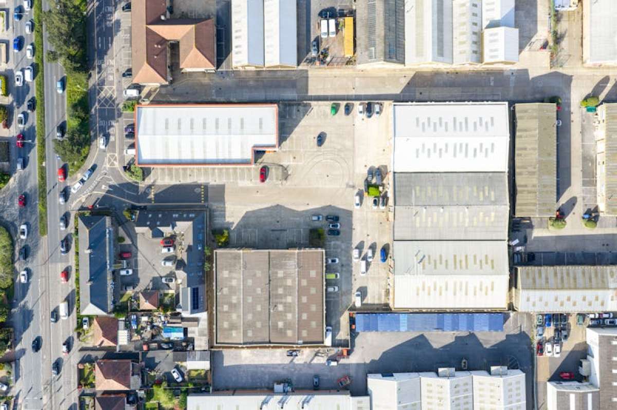 Industrial Unit in Bournemouth - photo 3
