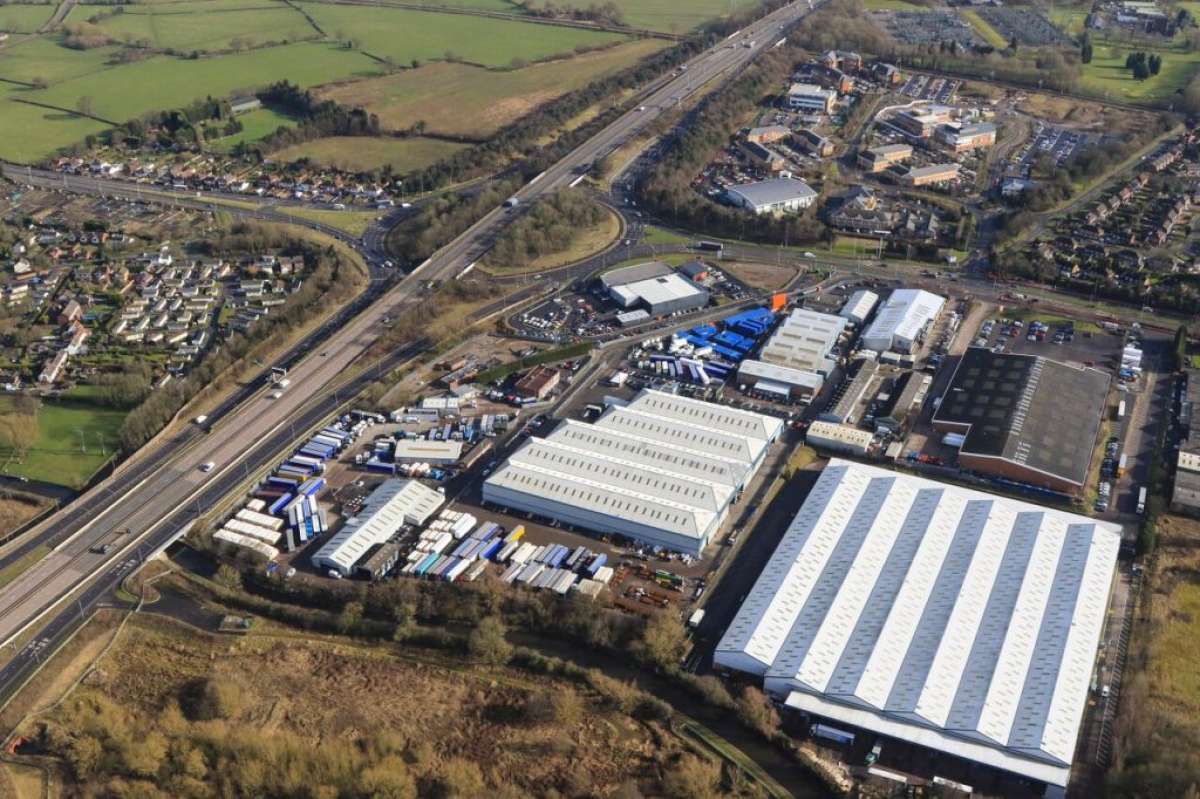 Industrial Unit in Wolverhampton - photo 3