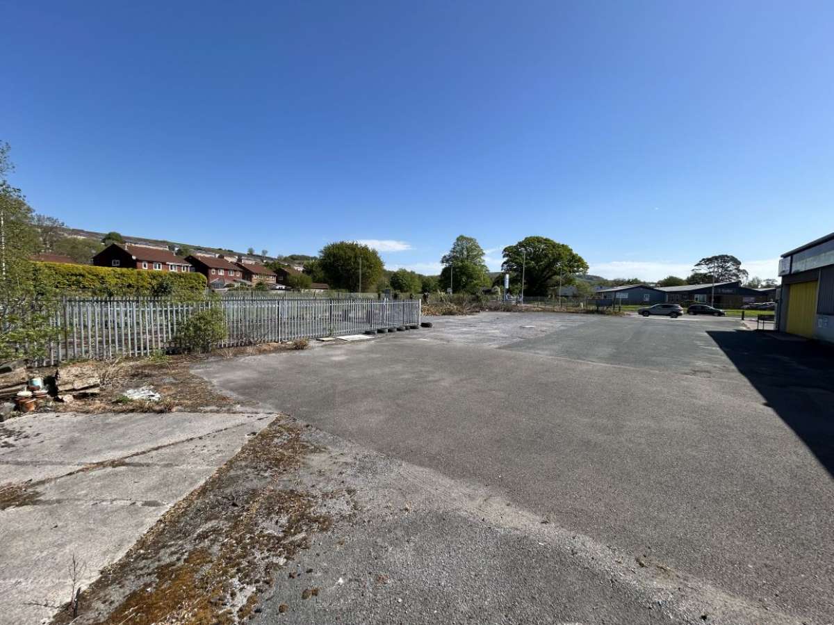 Industrial Unit in Plymouth - photo 3