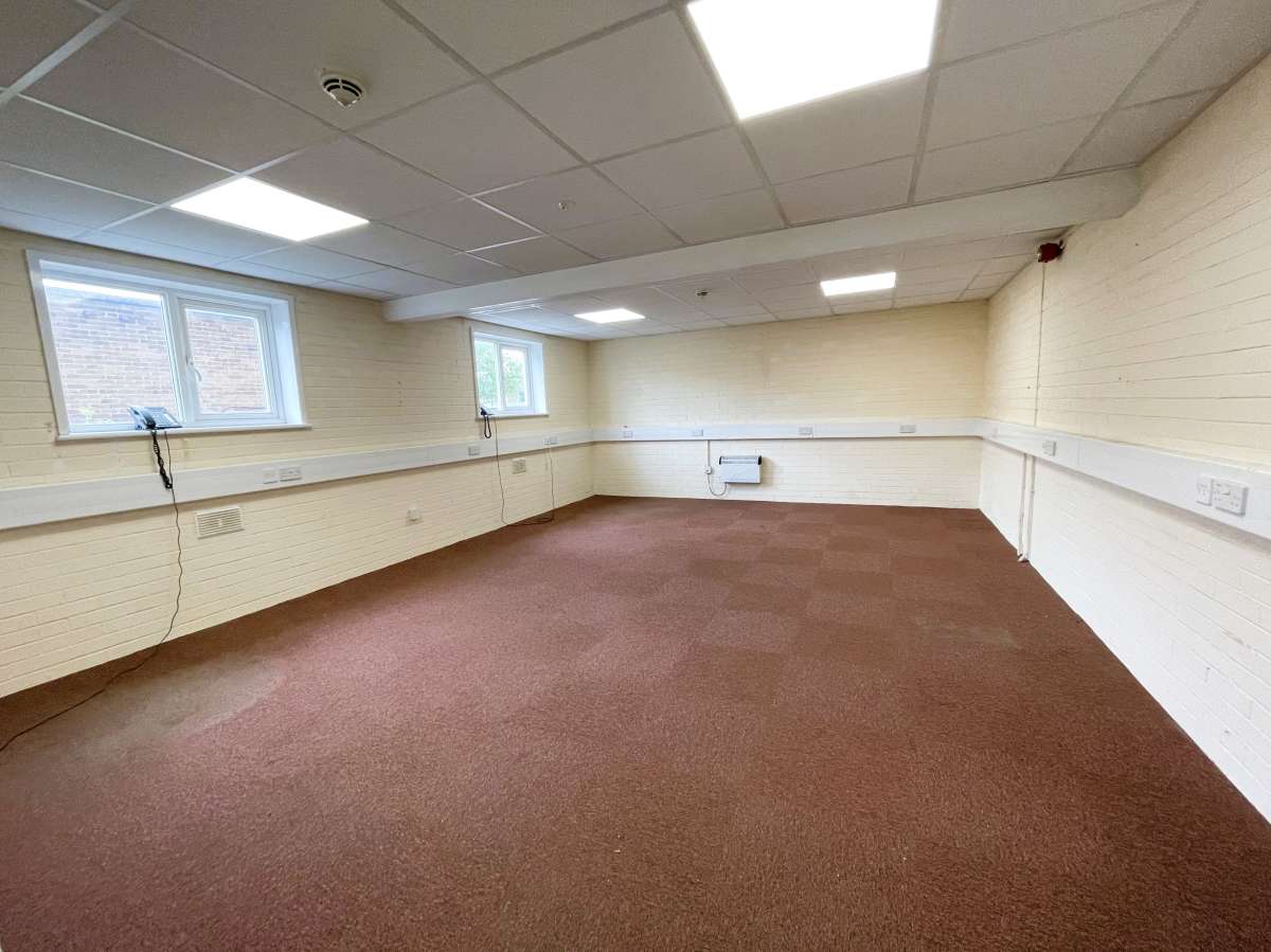 Industrial Unit in Burton On Trent - photo 4