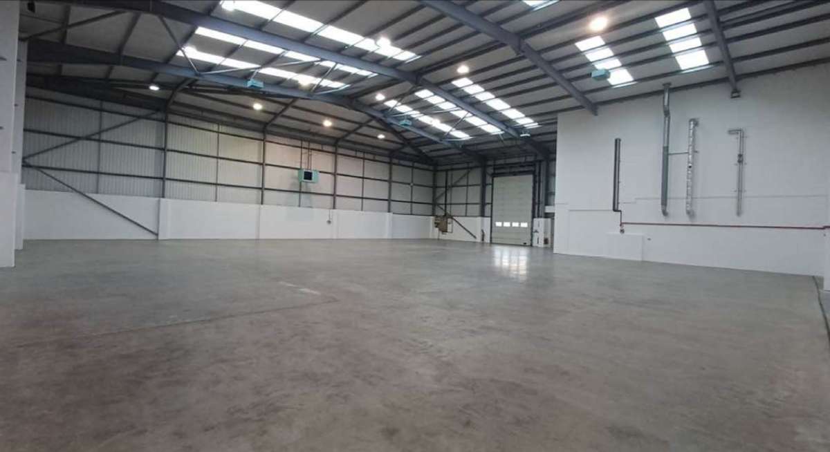 Industrial Unit in Basildon - photo 3