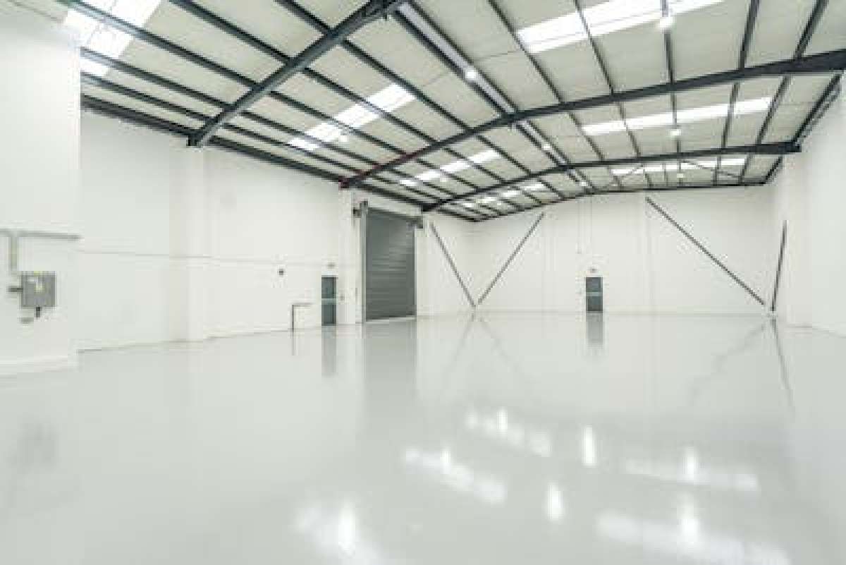 Industrial Unit in Ringwood - photo 4