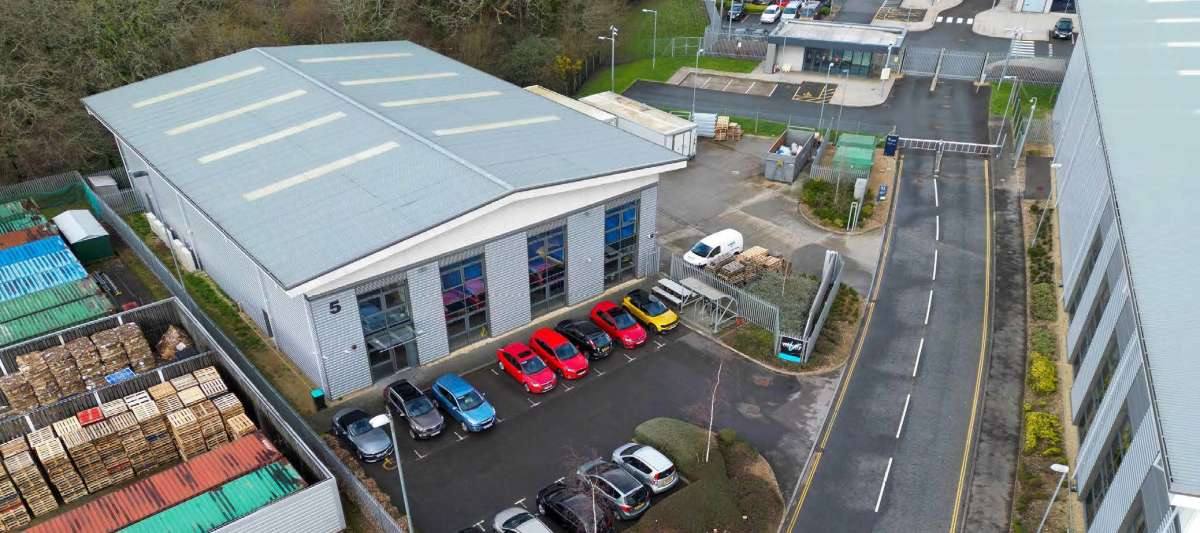 Industrial Unit in Fareham - photo 2