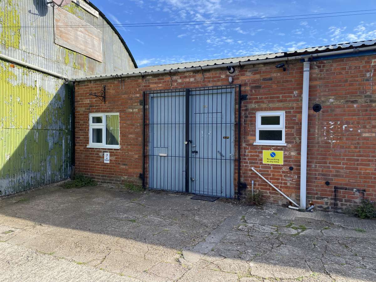 Industrial Unit in Evesham - photo 2