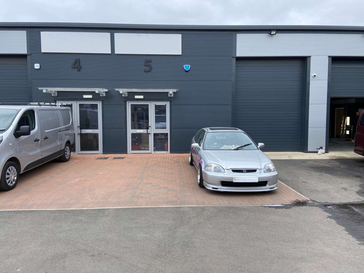 Industrial in Yaxley
