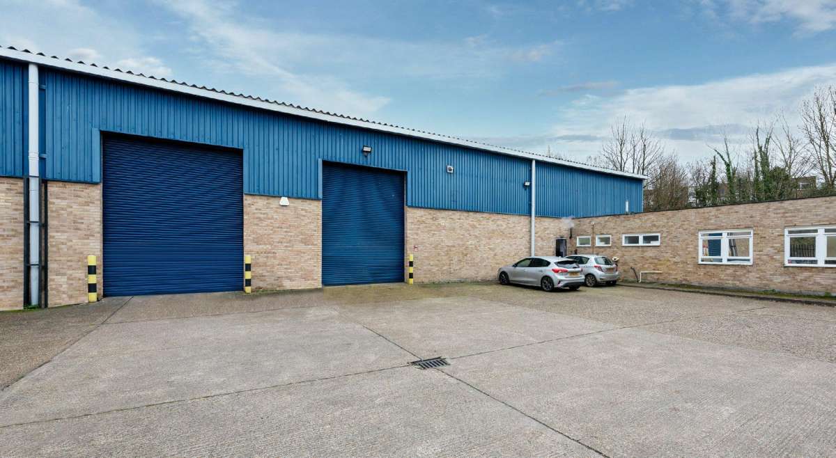 Industrial Unit in Redlands Industrial Estate - photo 2