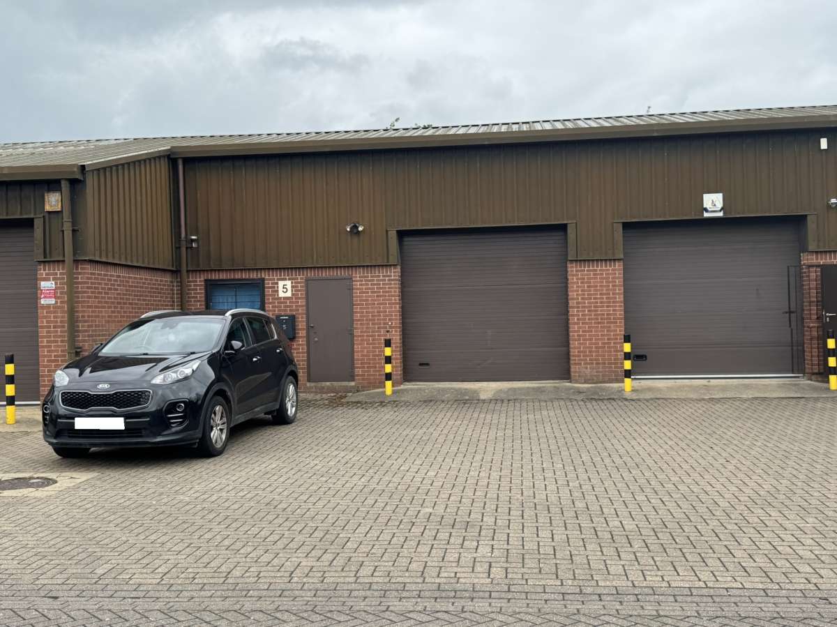 Industrial Unit in Bourne - photo 3