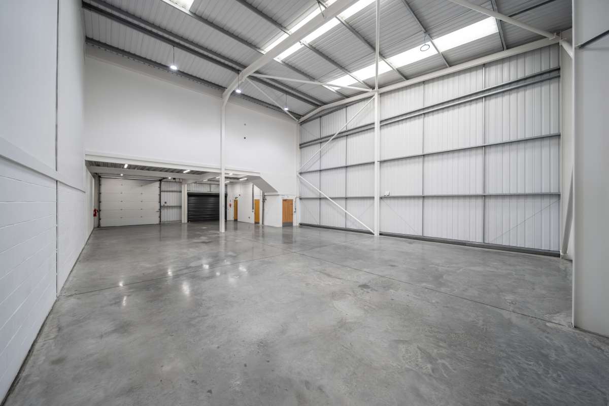 Industrial Unit in Croydon - photo 3