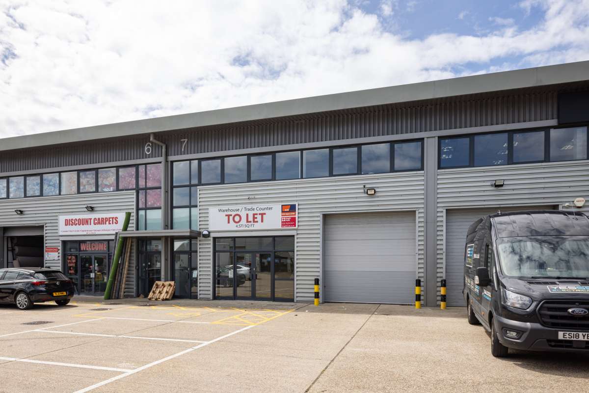 Industrial Unit in Croydon - photo 2