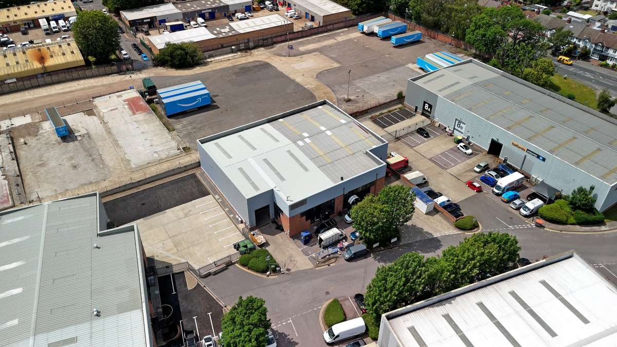 Industrial Unit in Croydon - photo 4