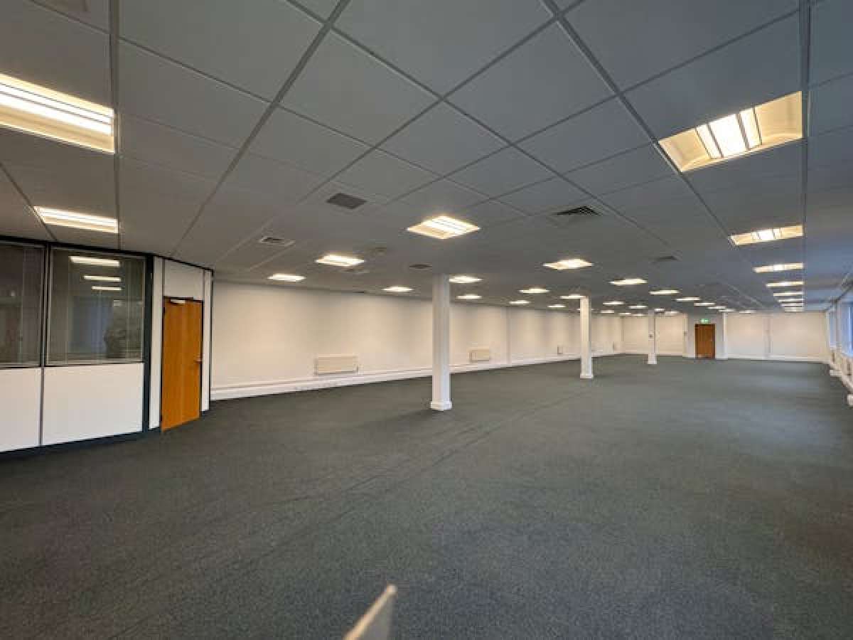 Industrial Unit in Worcester