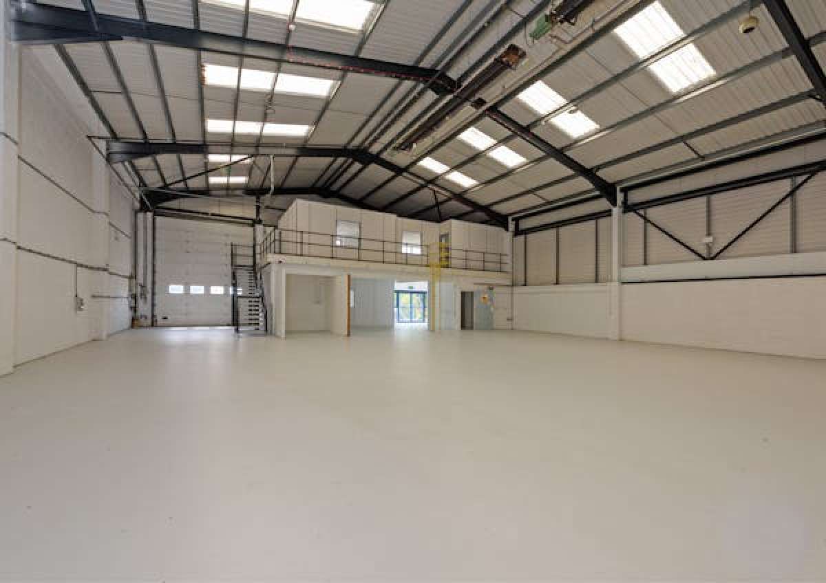Industrial Unit in Brierley Hill
