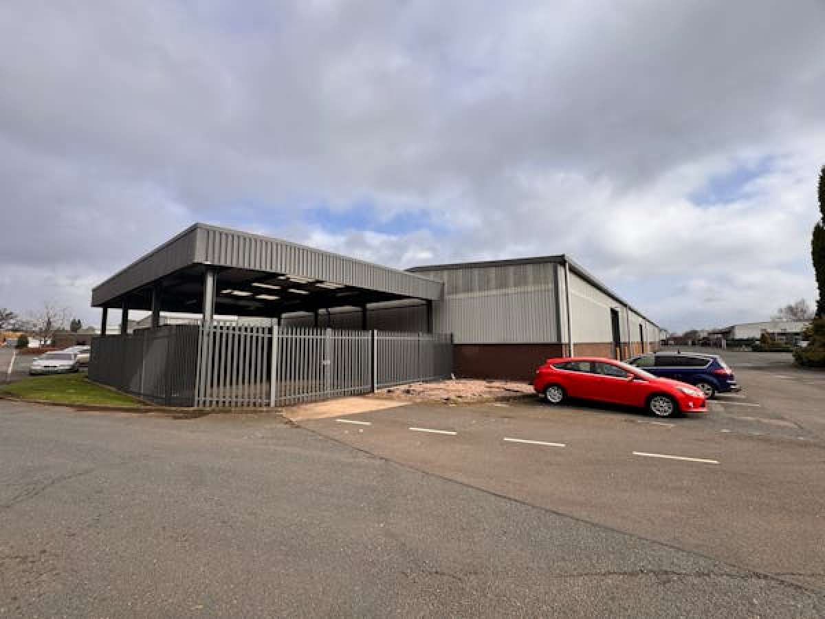 Industrial Unit in KIDDERMINSTER - photo 2