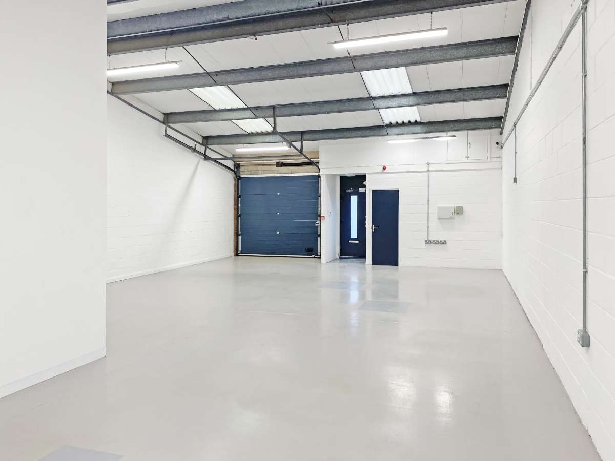 Industrial Unit in Chessington - photo 2
