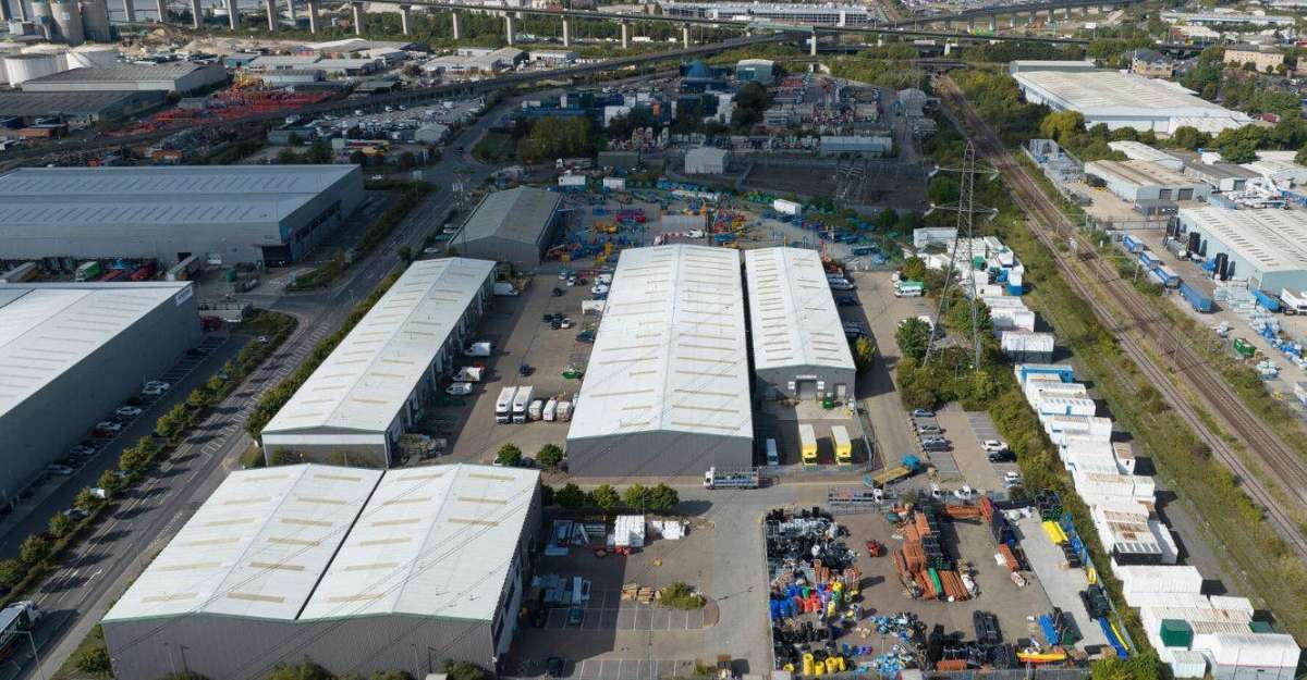 Industrial Unit in Grays - photo 2