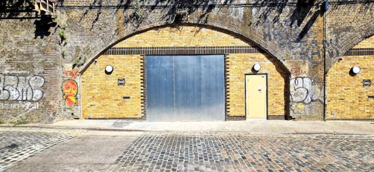 Industrial Unit in London - photo 4