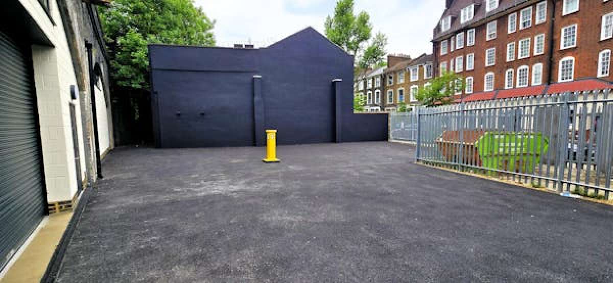 Industrial Unit in London