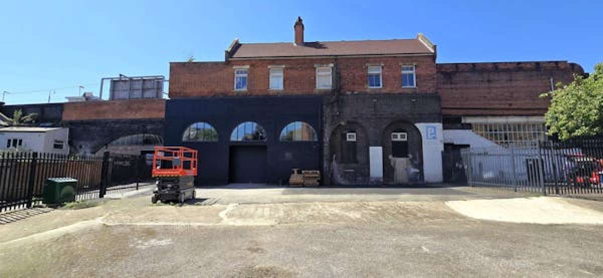 Industrial Unit in London - photo 3