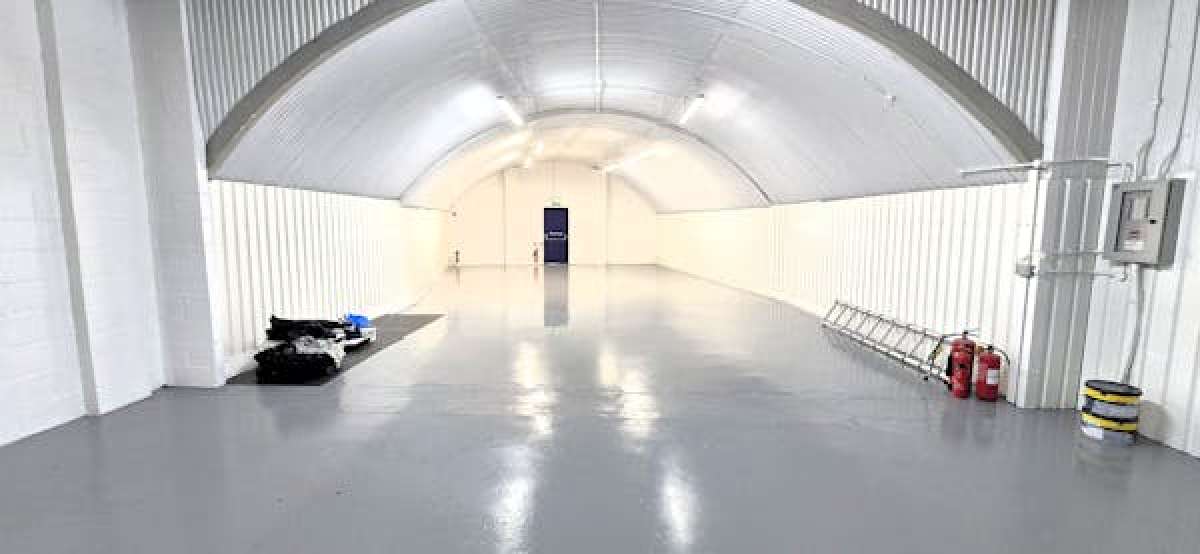 Industrial Unit in London - photo 2