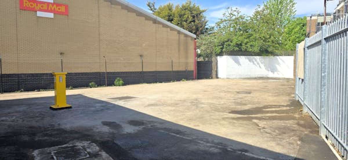 Industrial Unit in London - photo 4