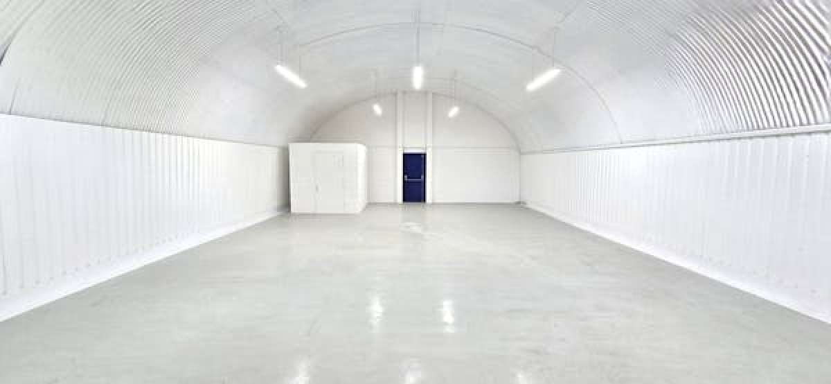 Industrial Unit in London - photo 2
