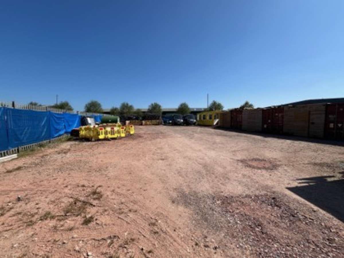 Industrial Unit in Uffculme - photo 4