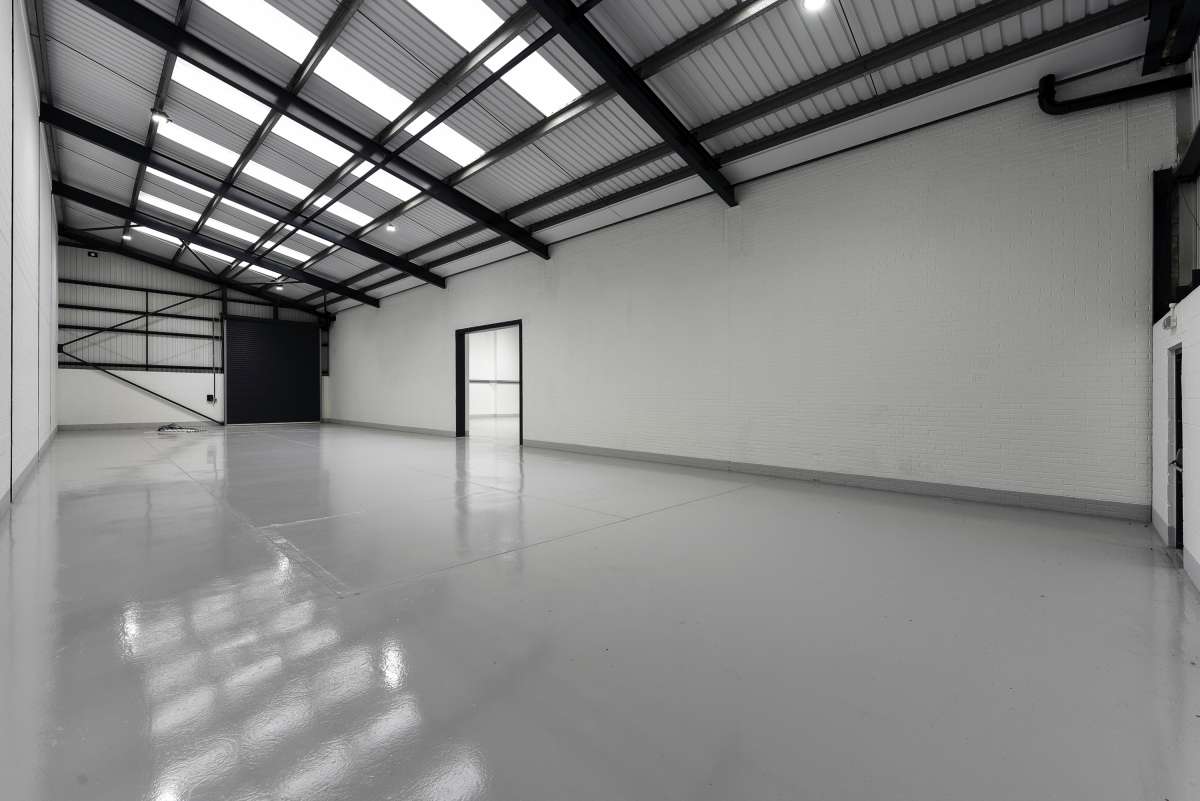 Industrial Unit in London - photo 3