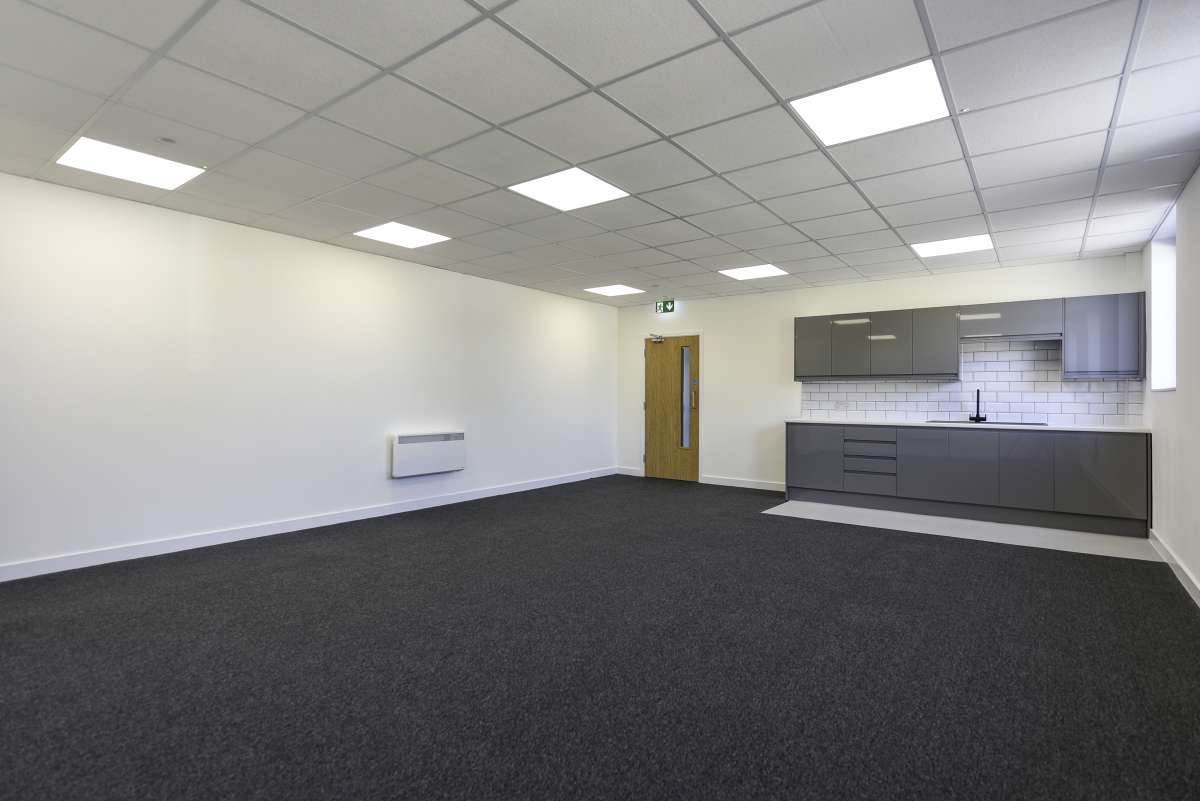 Industrial Unit in London - photo 3
