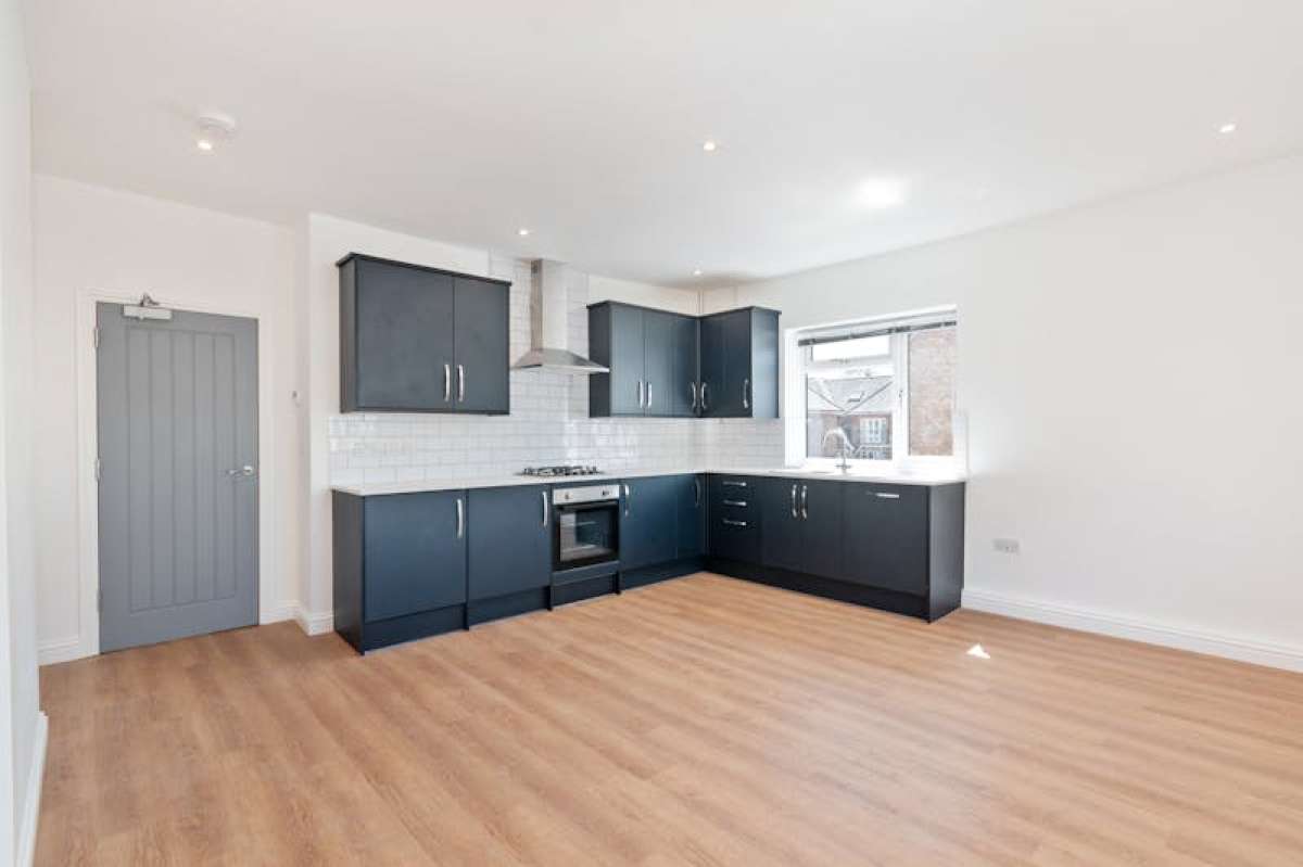 Investment in Addlestone - photo 4