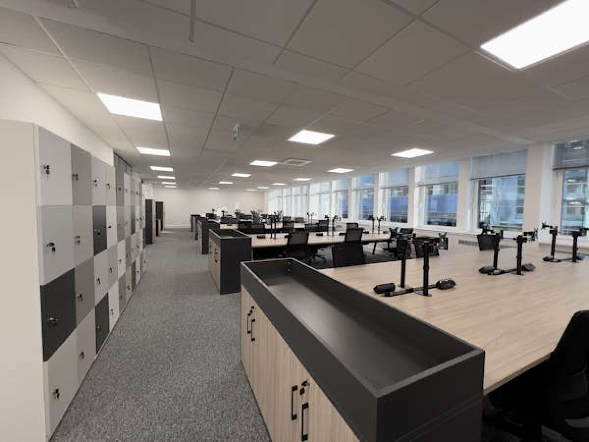 Land in London - photo 2