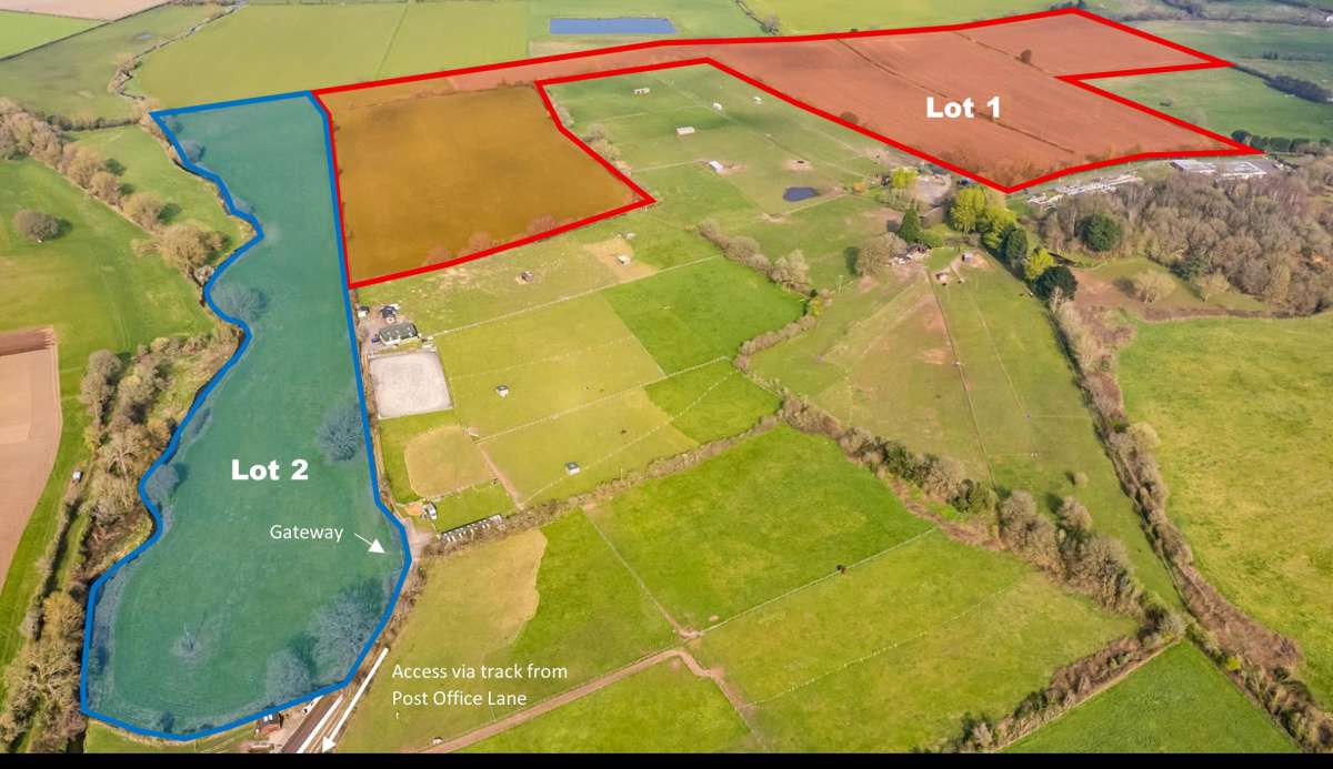 Land in Trysull