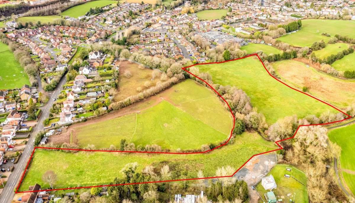Land in Catshill