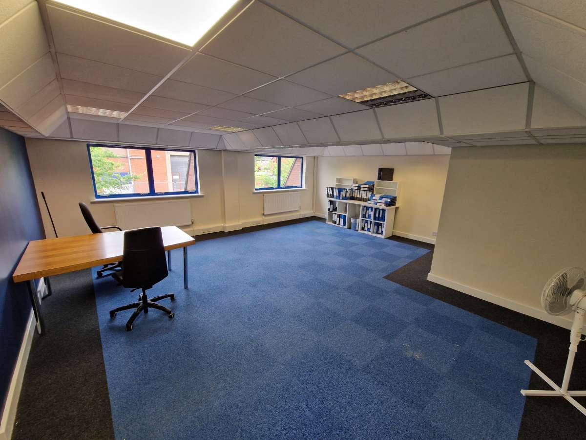 Office in Derby - photo 3