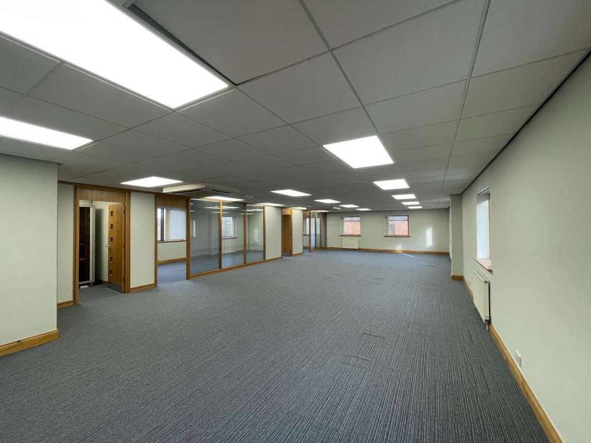 Office in Swanwick Court - photo 3