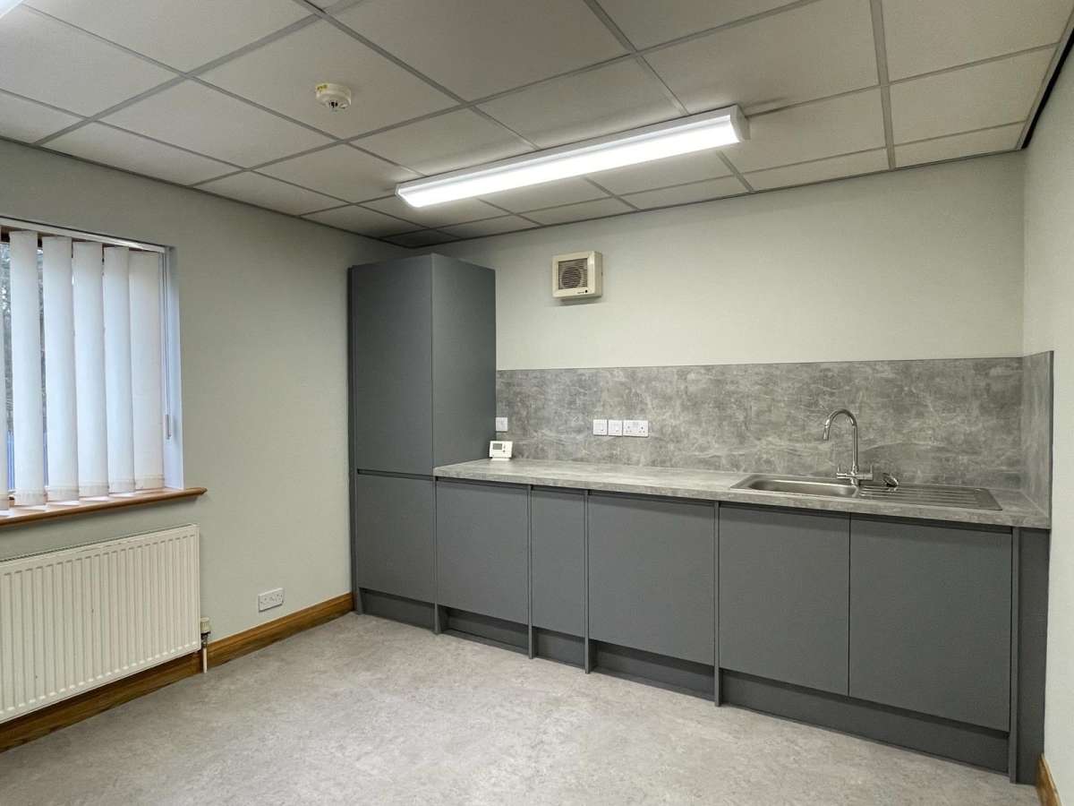 Office in Swanwick Court - photo 4
