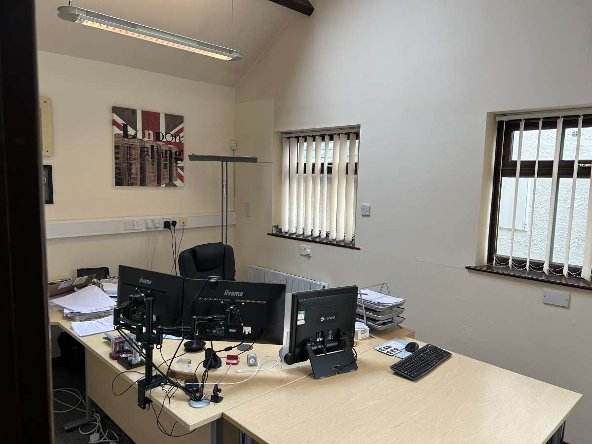 Office in Stoney Stanton - photo 4